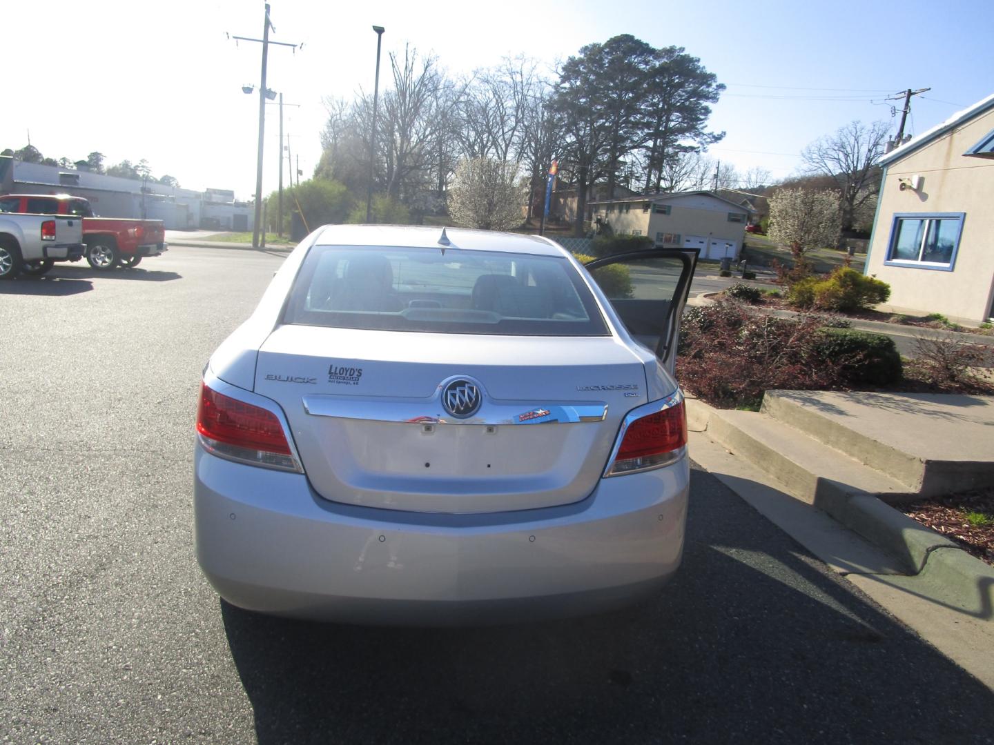 2010 SILVER Buick LaCrosse LACROSSE CXL (1G4GC5EG1AF) , located at 1814 Albert Pike Road, Hot Springs, AR, 71913, (501) 623-1717, 34.494228, -93.094070 - Photo#3